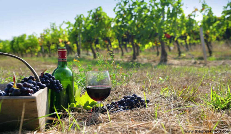 Το κρασί κρασάκι θα πούμε στην Ελλάδα με τη μείωση13,86%  που κατέγραψε η ελληνική οινοπαραγωγή