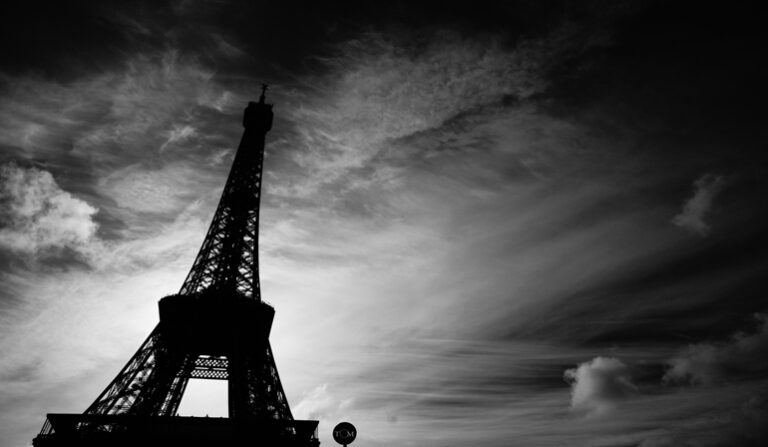 Μπατακλάν: Υπό δρακόντεια μέτρα ασφαλείας ξεκινά στο Παρίσι η δίκη για τα θύματα