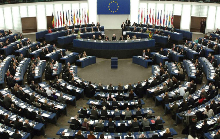 Το Ευρωπαϊκό Κοινοβούλιο υπερψήφισε την επιβολή κυρώσεων στην Τουρκία
