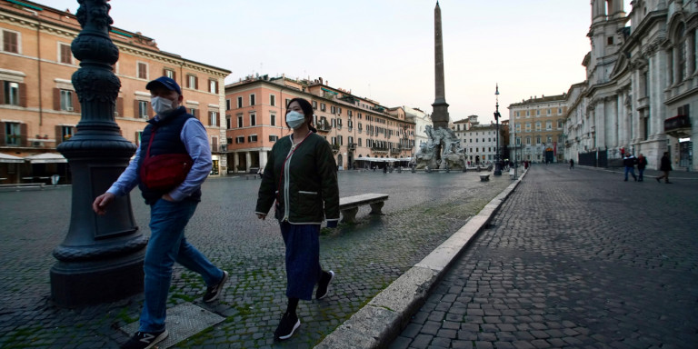 Η Ιταλία ζητά πιστοποιητικό εμβολιασμού για μέσα μεταφοράς σχολεία και πανεπιστήμια