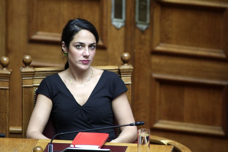 Δόμνα Μιχαηλίδου: Η στήριξη στο Twitter για τα σεξιστικά σχόλια – Η Υφυπουργός Εργασίας είχε ζητήσει συγνώμη για την κακή διατύπωσή της