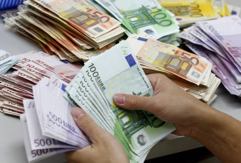 Προϋπολογισμός: Πρωτογενές έλλειμμα 6,4 δισ. ευρώ στο οκτάμηνο