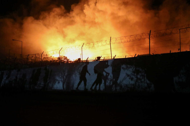 Τουρκία: Μαίνεται η φωτιά στην Αττάλεια – Τρεις οι νεκροί