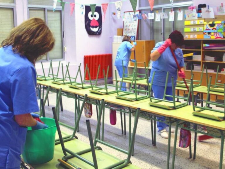 Υπουργείο Εσωτερικών: Ενέκρινε την πρόσληψη 15.495 σχολικών καθαριστριών