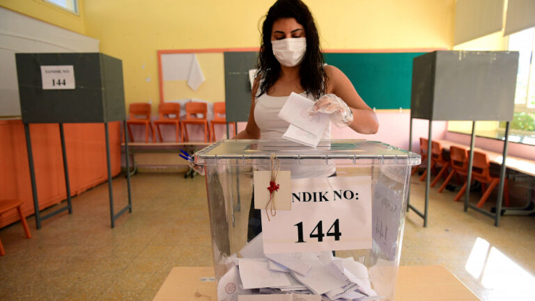 Κύπρος: Χωρίς νικητή ο πρώτος γύρος των εκλογών στα Κατεχόμενα