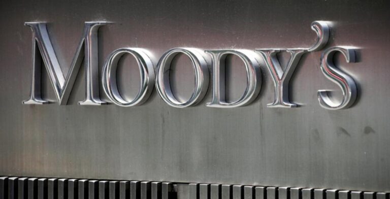 Moody’s: Οι ελληνικές τράπεζες έχουν πάρει αναλογικά τα περισσότερα φθηνά δάνεια από την ΕΚΤ
