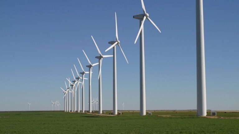 Υψηλό ενδιαφέρον για επενδύσεις σε ανανεώσιμες πηγές- 1.200 αιτήσεις για 24 γιγαβάτ