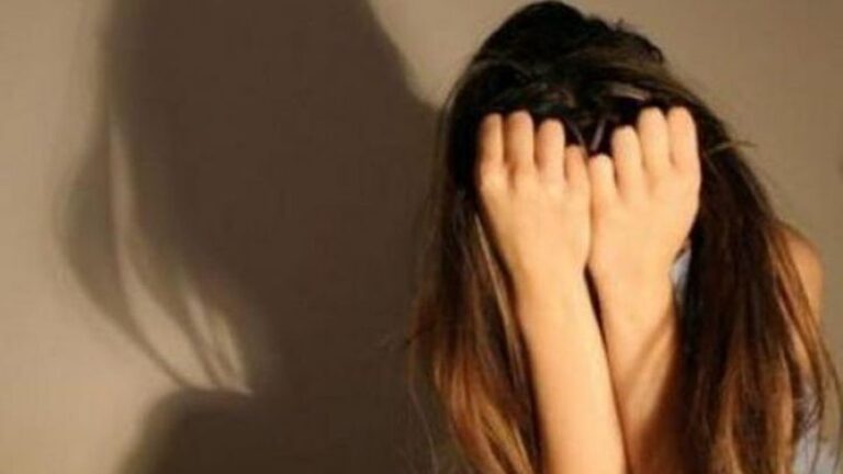 Θεσσαλονίκη: 29χρονη κατήγγειλε ότι την παρέσυραν σε ερημιά και τη βίασαν 3 άντρες