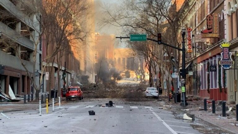 ΗΠΑ: Μυστήριο με έκρηξη σε τροχόσπιτο στο Νάσβιλ – Βρέθηκαν ανθρώπινα λείψανα