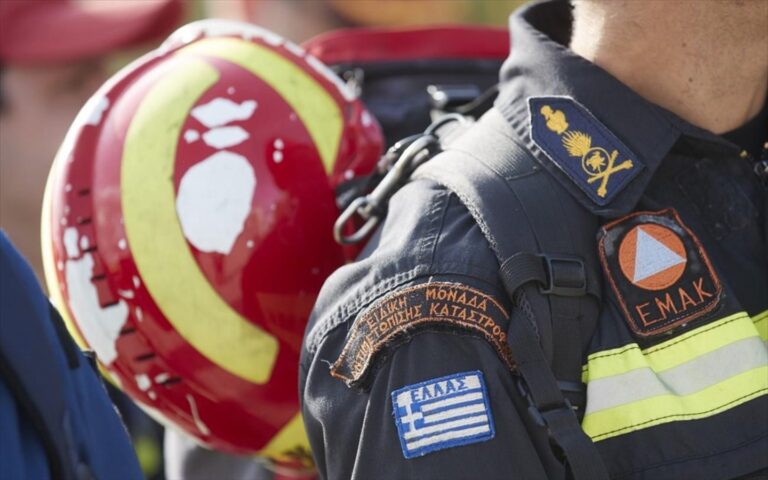 Κρήτη: Εκτός ΕΜΑΚ επτά πυροσβέστες που δεν εμβολιάστηκαν