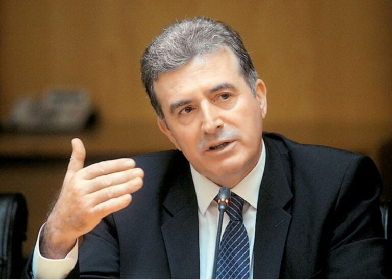 Στη ΓΑΔΑ εκτάκτως ο Χρυσοχοΐδης για το μπαράζ επιθέσεων κατά της ΕΛ.ΑΣ. υπέρ Κουφοντίνα