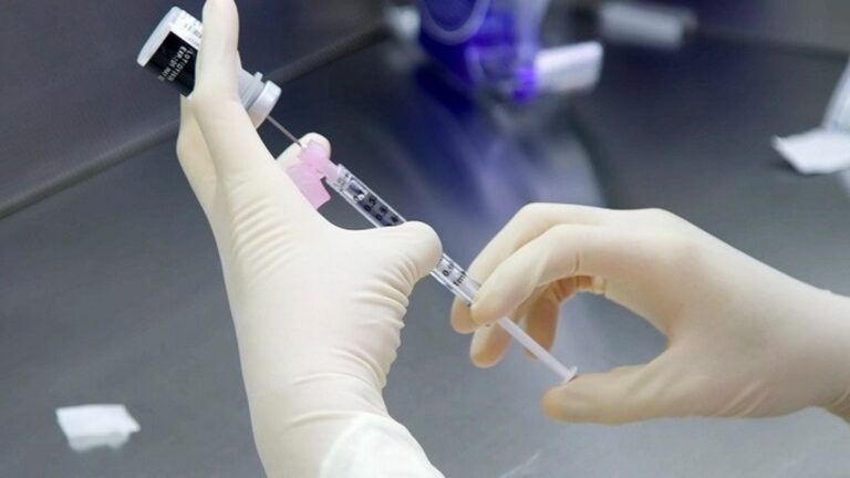 Κορωνοϊός: Το δεύτερο εμβόλιο της Ρωσίας είναι 100% αποτελεσματικό