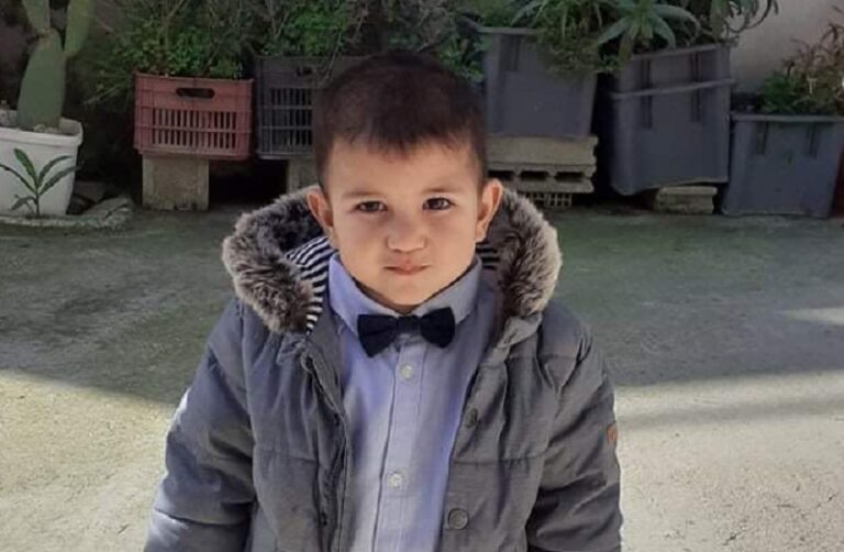 Κρήτη: Σπαραγμός στην κηδεία του 2χρονου Ζαχαρία