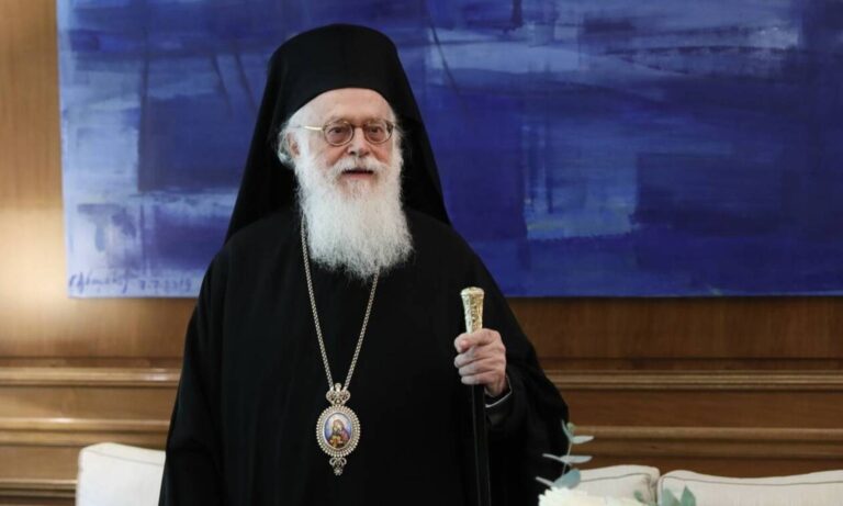 Εξιτήριο για τον Αρχιεπίσκοπο Αλβανίας από τον Ευαγγελισμό