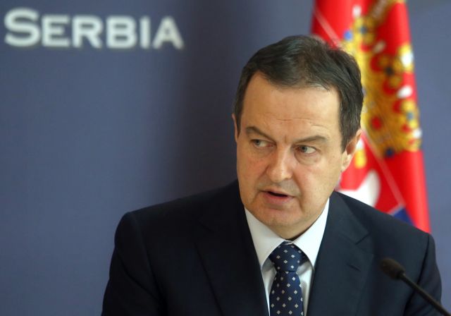 Σερβία: Σε χαμηλά επίπεδα η προσέλευση στις κάλπες για το δημοψήφισμα