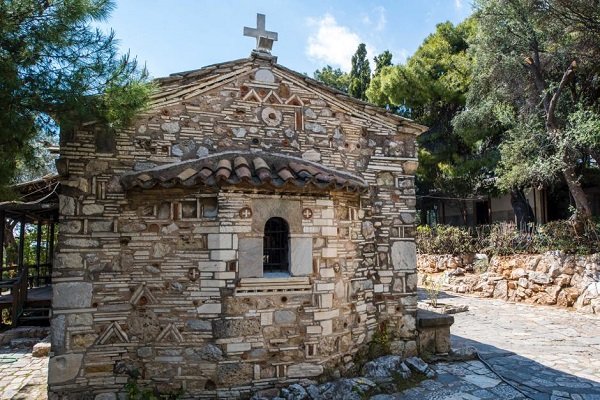 Όσα θα πρέπει να γνωρίζουμε για τον Λουμπαρδιάρη-Ο ωραιότερος ναός της Αθήνας