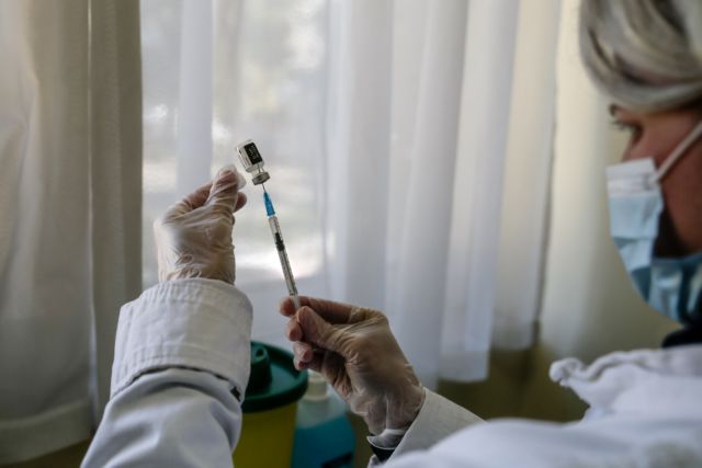 Εμβολιασμοί: Ανοίγει η πλατφόρμα για την τρίτη δόση την Τρίτη