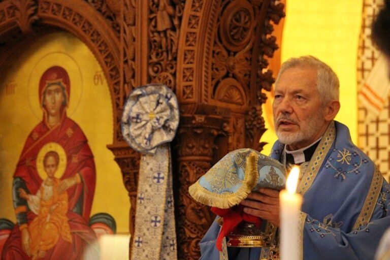 Η Αρχιεπισκοπή συγχαίρει τους Ελληνοκαναδούς βουλευτές