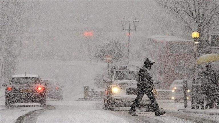 Κλειστά τα σχολεία σε πολλές περιοχές της χώρας λόγω του χιονιά
