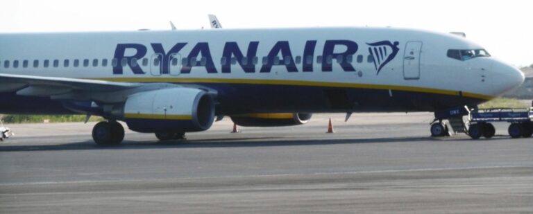 H Ryanair προσλαμβάνει προσωπικό στην Ουκρανία