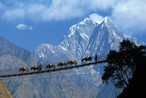 Κορωνοϊός: Το Νεπάλ ζητά πίσω φιάλες οξυγόνου από ορειβάτες του Έβερεστ