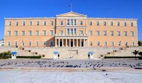 Φωταγωγείται η Βουλή για την Γενοκτονία των Ελλήνων του Πόντου