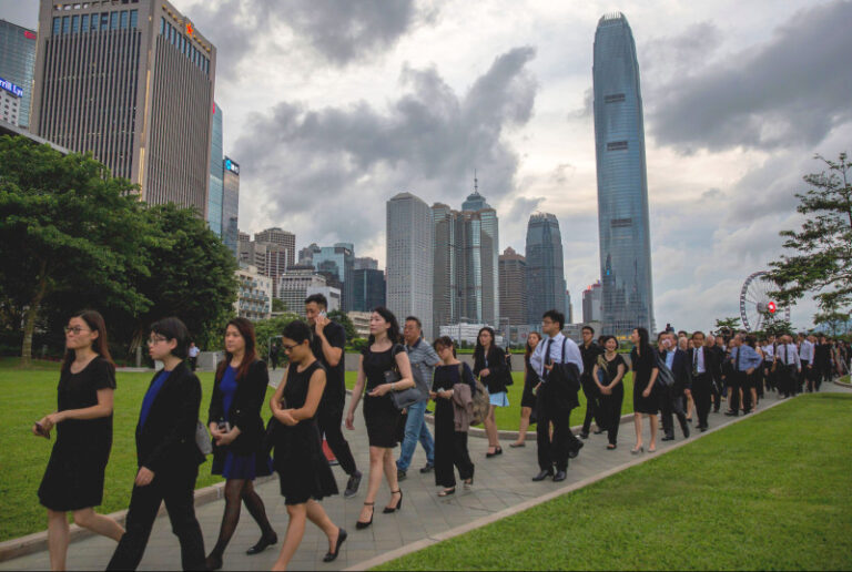 Χονγκ Κονγκ: Τίτλοι τέλους για την «Apple Daily»