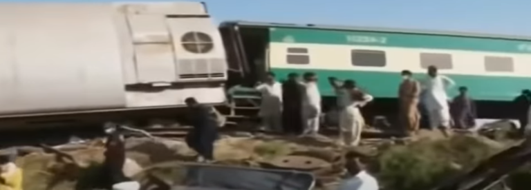 Πακιστάν: Τους 63 έφτασαν οι νεκροί από τη σύγκρουση τρένων