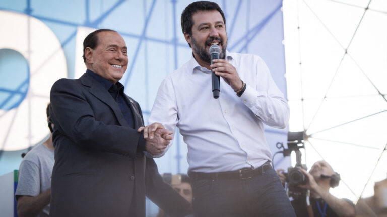 Ιταλία: Μπερλουσκόνι και Σαλβίνι συγχωνεύουν τα κόμματά τους