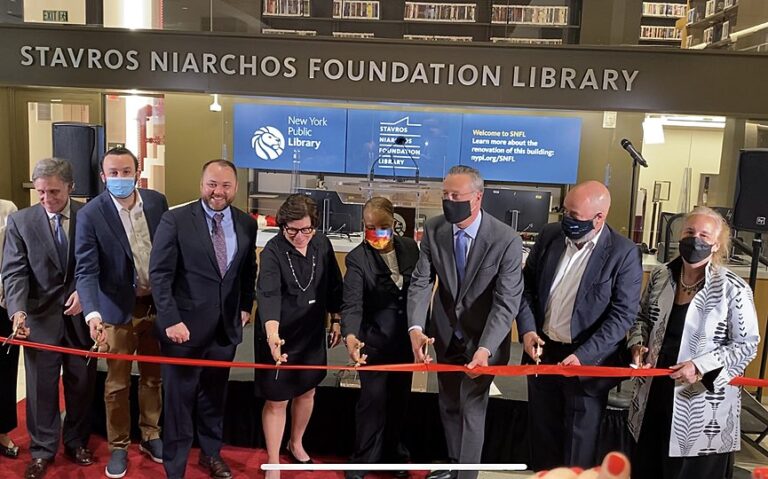 «Βιβλιοθήκης ΙΣΝ» στη Νέα Υόρκη: Πραγματοποιήθηκαν τα εγκαίνια της