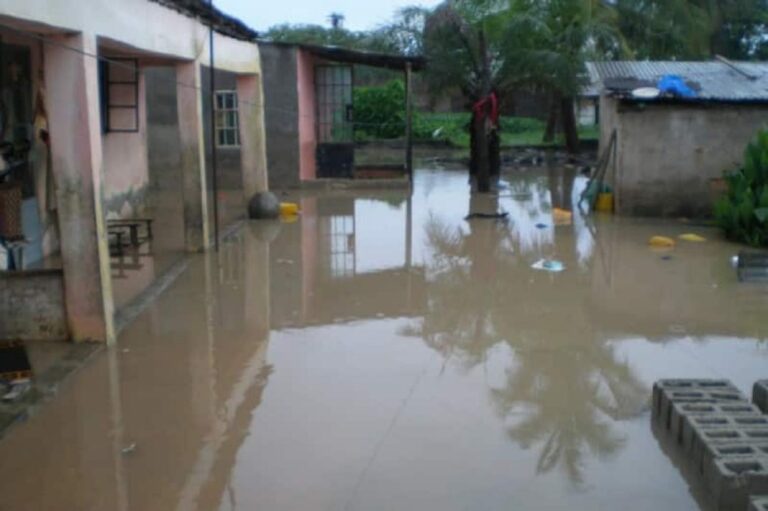 Γκάμπια: Δέκα νεκροί και χιλιάδες εκτοπισμένοι εξαιτίας σφοδρής καταιγίδας