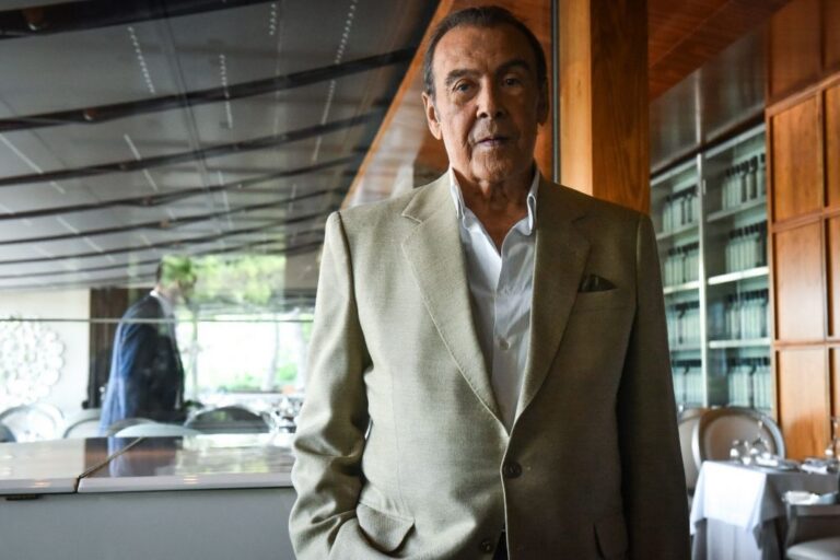 Πέθανε ο Τόλης Βοσκόπουλος από ανακοπή καρδιάς σε ηλικία 81 ετών