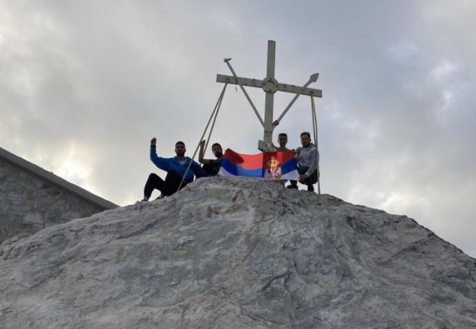 Στην υψηλότερη κορυφή του Άθωνα Σέρβοι προσκυνητές