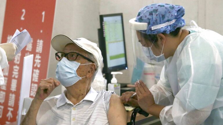 Ταϊβάν: Ξεκίνησε η διάθεση του πρώτου τοπικά παραγόμενου εμβολίου κατά της Covid