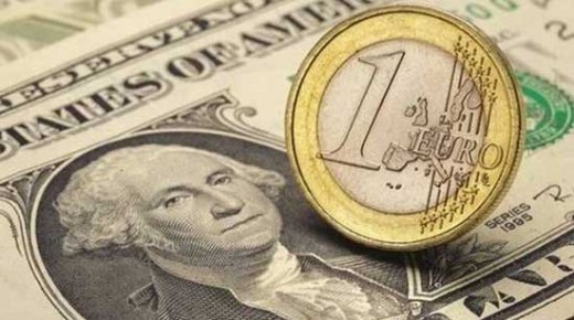 EKT: Δεν θα πέσει σε ύφεση η ευρωπαϊκή οικονομία λόγω πολέμου στην Ουκρανία