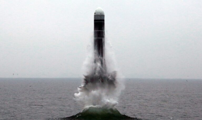 Η Νότια Κορέα προχώρησε σε δοκιμή βαλλιστικού πυραύλου εκτοξευόμενου από υποβρύχιο