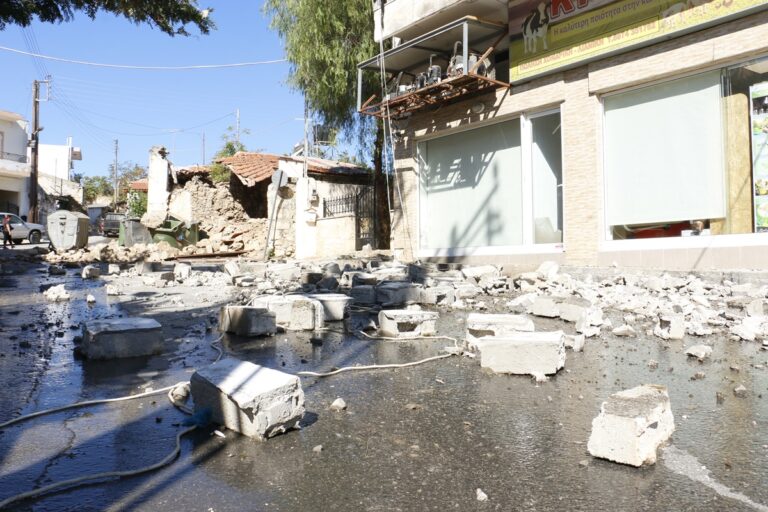 Άμεση στήριξη στους σεισμόπληκτους της Κρήτης – Η δέσμη μέτρων που “προχωρά” η Κυβέρνηση