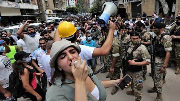 Mαζικές κινητοποιήσεις στον Λίβανο για την κατάρρευση της οικονομίας