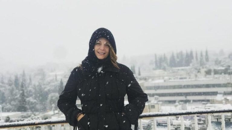 Άντζελα Γκερέκου: Στα χιόνια με την κόρη της και τη μητέρα της