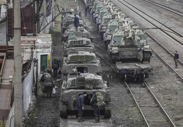 Oυκρανία: Η ΕΕ ενισχύει τη στρατιωτική βοήθεια στο 1 δισ. ευρώ – Ιστορική απόφαση