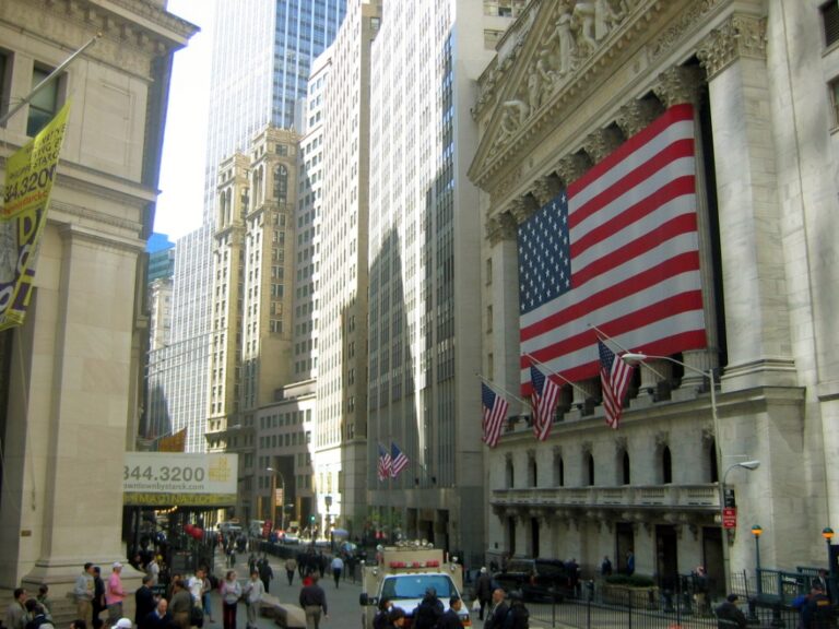 “Βουτιά” για το Χρηματιστήριο της Wall Street