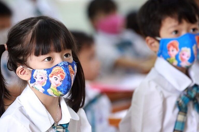 Βιετνάμ: Τα σχολεία ανοίγουν μετά από ένα χρόνο, λόγω της πανδημίας