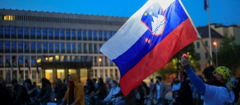 Σλοβενία: Κλιμακώνεται η πόλωση ενόψει των εκλογών στη χώρα