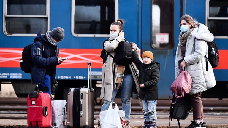 Σε πυρετώδεις ρυθμούς η ΕΕ για να δεχτεί τις ουκρανικές ροές προσφύγων