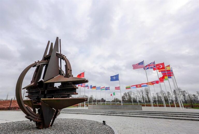 NATO: Τι συζήτησαν οι ΥΠΕΞ για την ένταξη Φινλανδίας & Σουηδίας