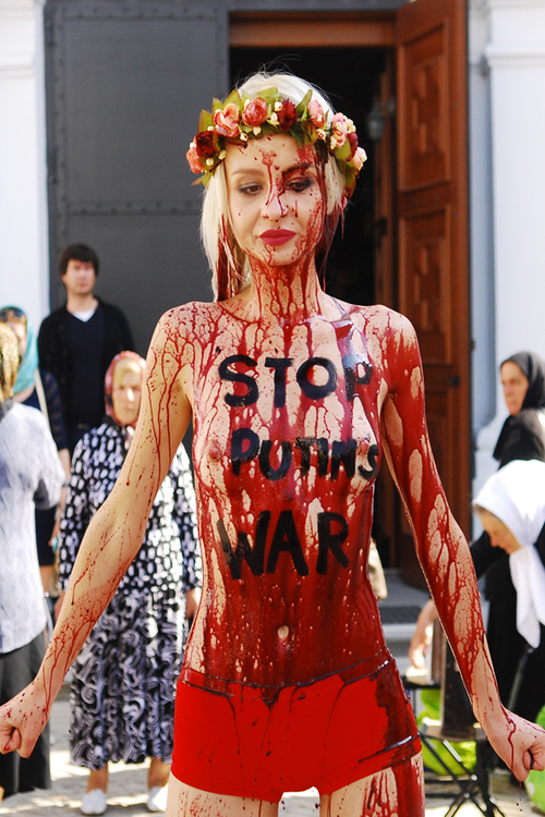 Oι Femen προειδοποιούν για τις γυναίκες στην Ουκρανία – “Πέφτουν στόχος μαστροπών”