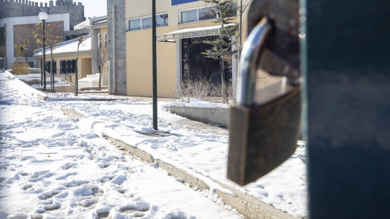 Σε ποιες περιοχές της Αττικής παραμένουν τα σχολεία κλειστά