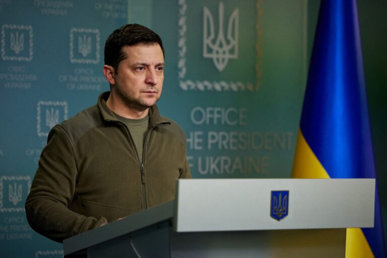 Διάγγελμα Ζελένσκι: “Οι ένοπλες δυνάμεις κάνουν το παν για να απελευθερώσουν την Ουκρανία”