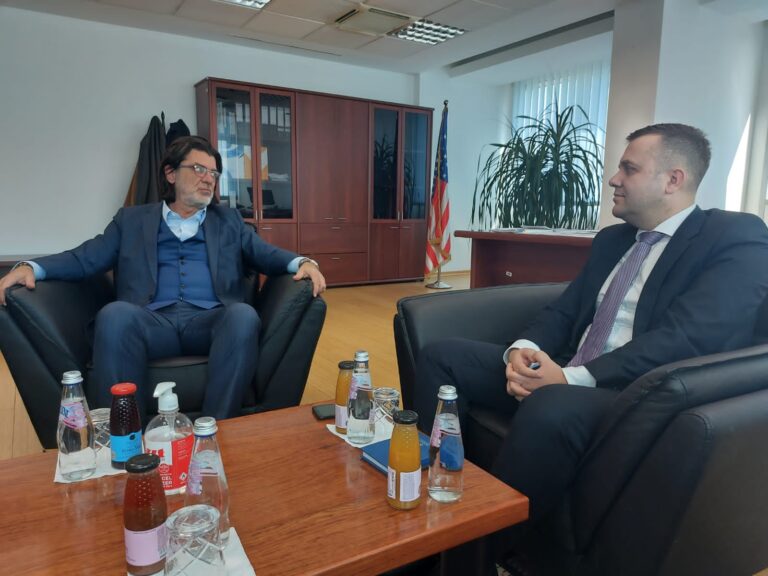 Η δικηγορική εταιρεία του Ανδρέα Πάτση κάνει άνοιγμα στο Κόσοβο