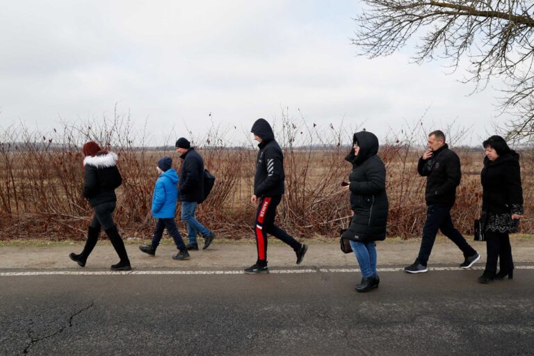 Προσωρινή προστασία ενός έτους στους Ουκρανούς πρόσφυγες